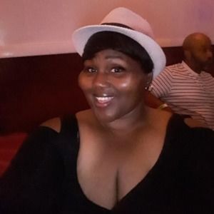 Meet your Posher, Deandra